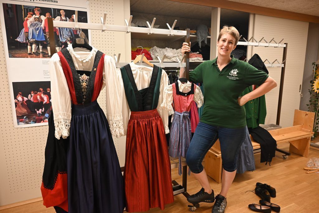 Traditionelle Trachten genau im Blick