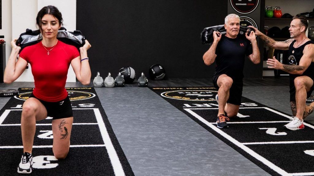 ,,Eine Stunde bei mir ist wie sechs Stunden im Fitnessstudio&#8221; &#8211; Das ist der neue Trendsport Hyrox