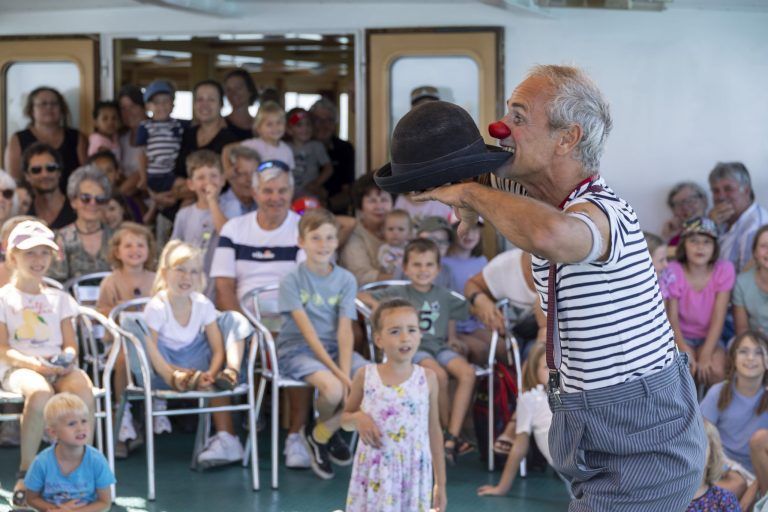 Zwischen Zaubertricks und besonderem Ausblick - VN-Familienschifffahrt begeistert Jung und Alt