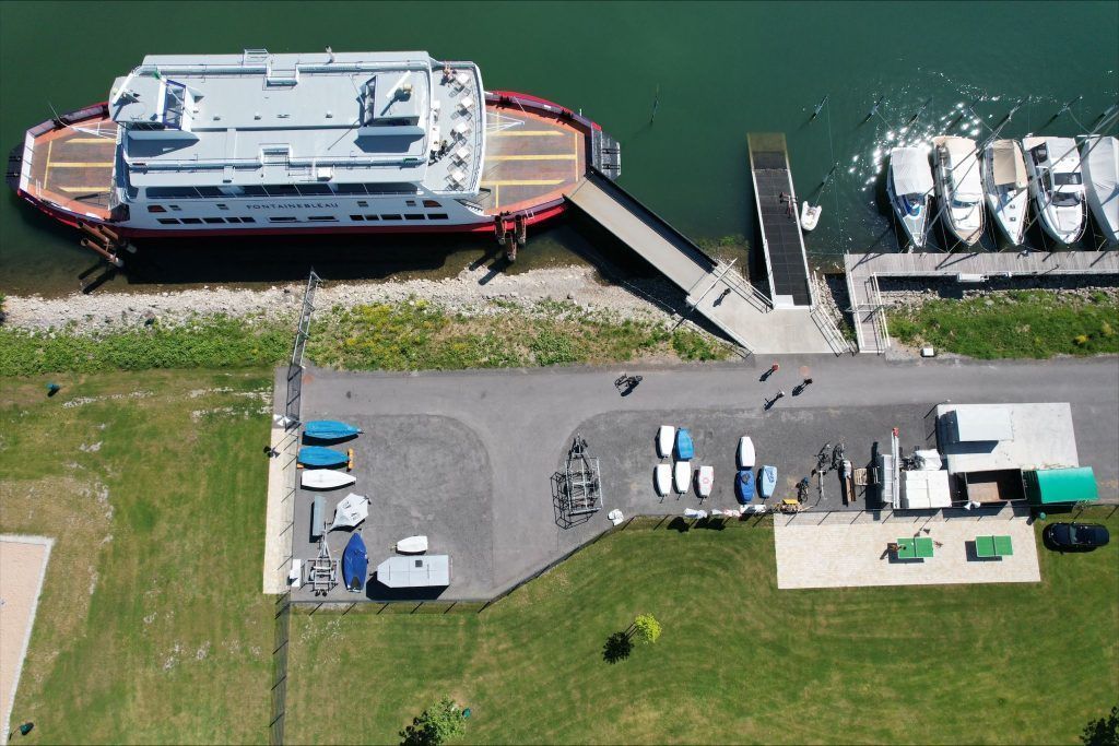 Vom Fährschiff zum schwimmenden Clubheim: Der YCH feiert die Eröffnung der Fontainebleau