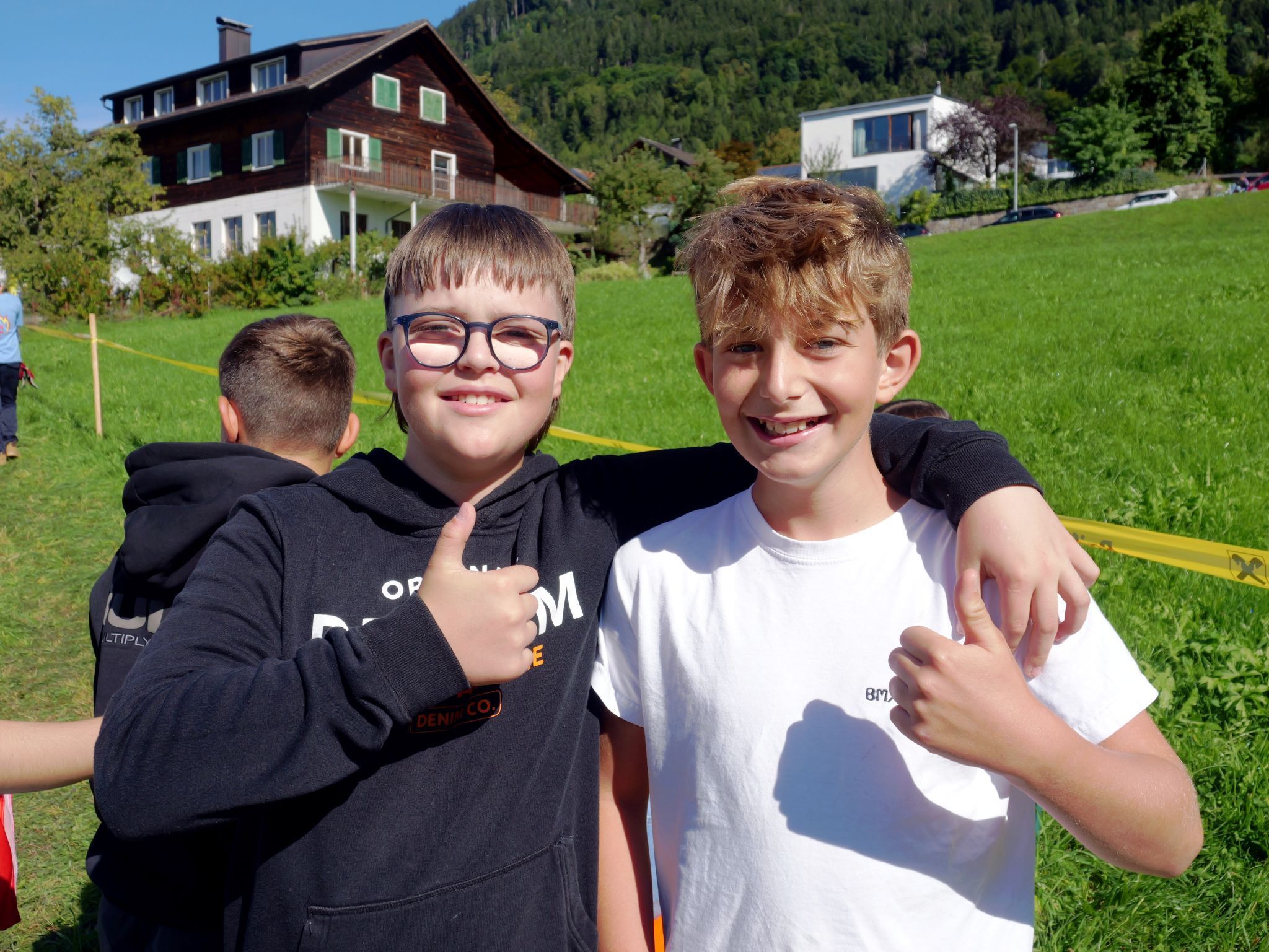 Die Fans feuerten die Feuerwehrjugend an.