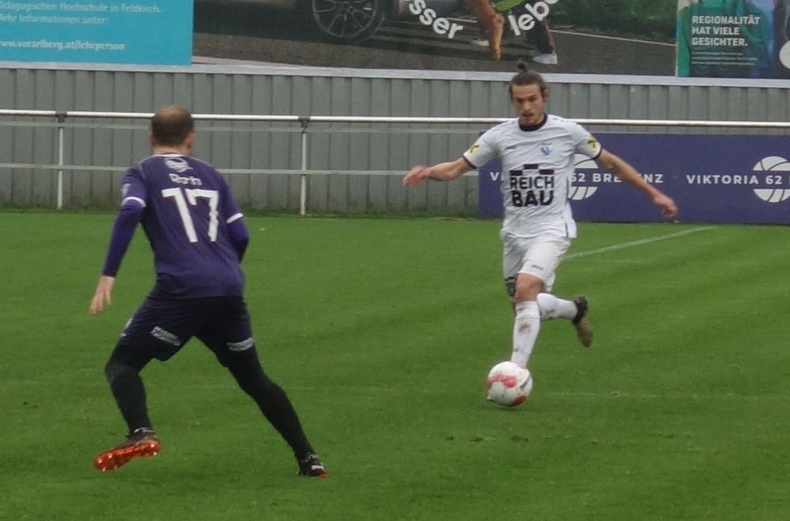 Goalgetter Mario Hager und seine Teamkollegen vom FC Au empfangen den FC Sulzberg.
