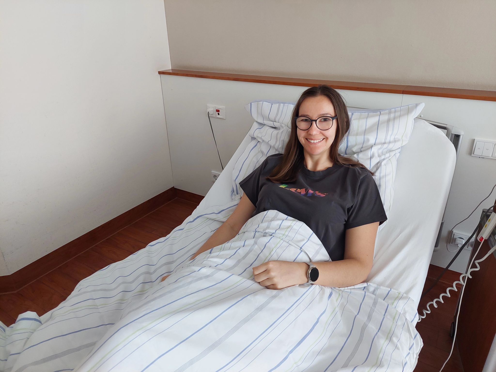 Stefanie Gaßner vor der Knochenmarkspende in der Klinik in Gauting. Sie würde es jederzeit wieder tun. GFL