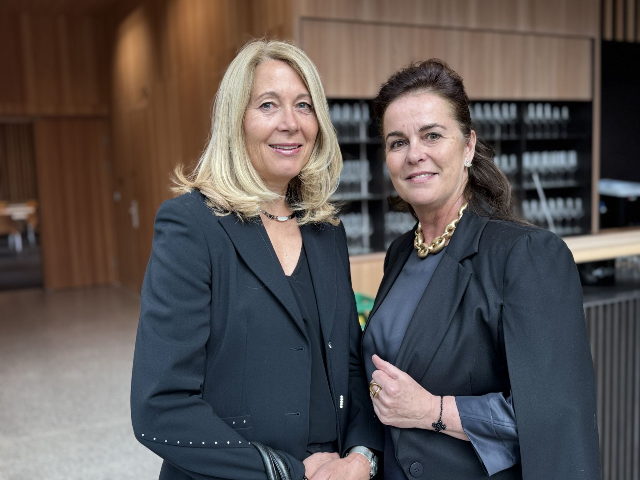 Gabriela Walch und Susanne Kerber vom Vocal Ensemble.