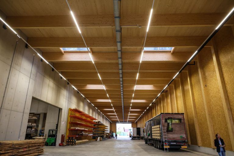 Tischler Rohstoff stemmt Großbaustelle bei Vollbetrieb