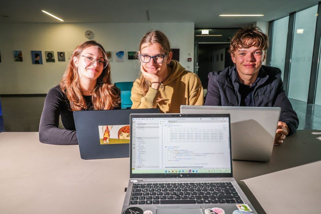 &#8220;Wir sind sozusagen die Versuchskaninchen&#8221; – So verändert KI die Schule