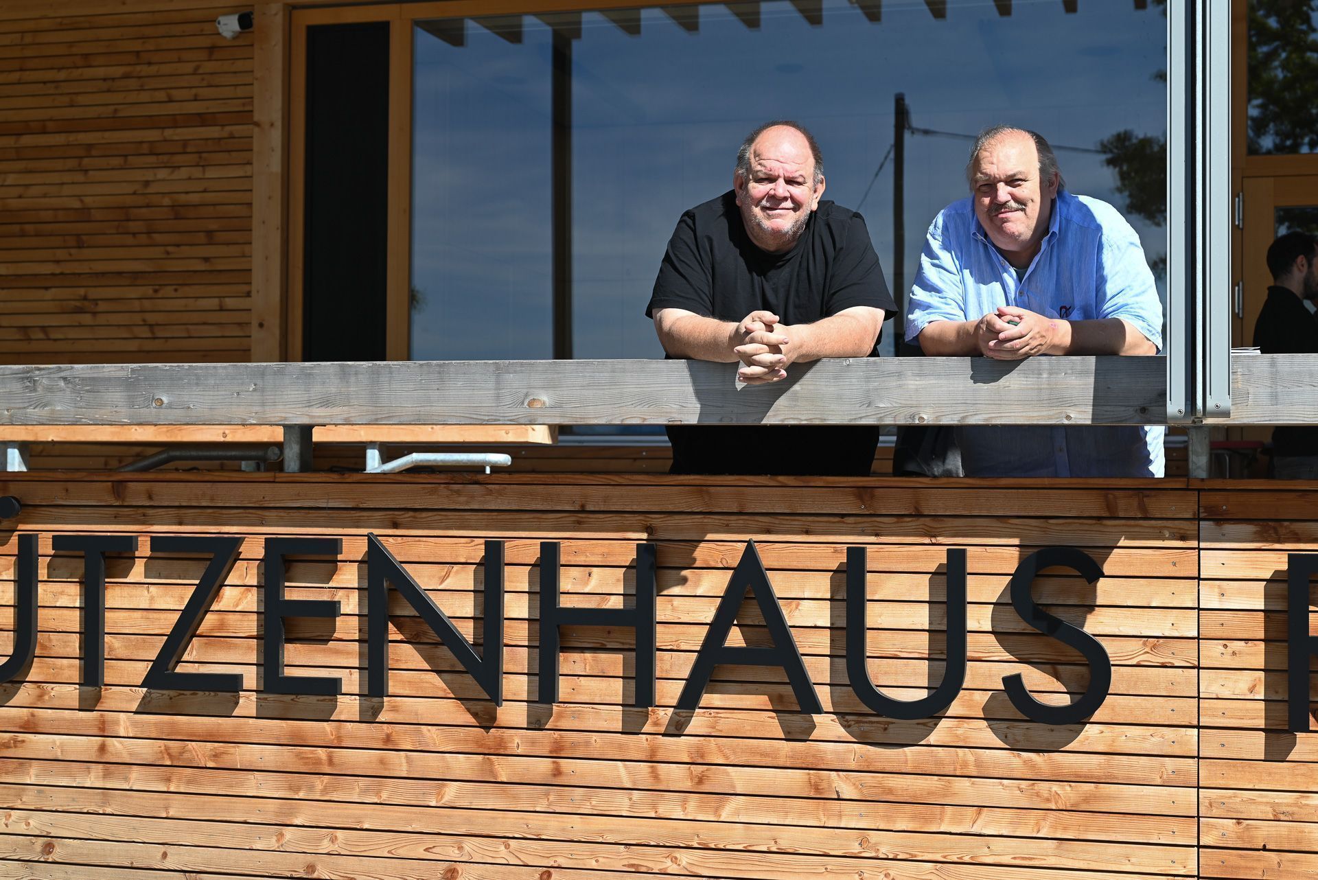 Glückliche Gäste waren beim neuen Schützenhaus Rheintal zu sehen.