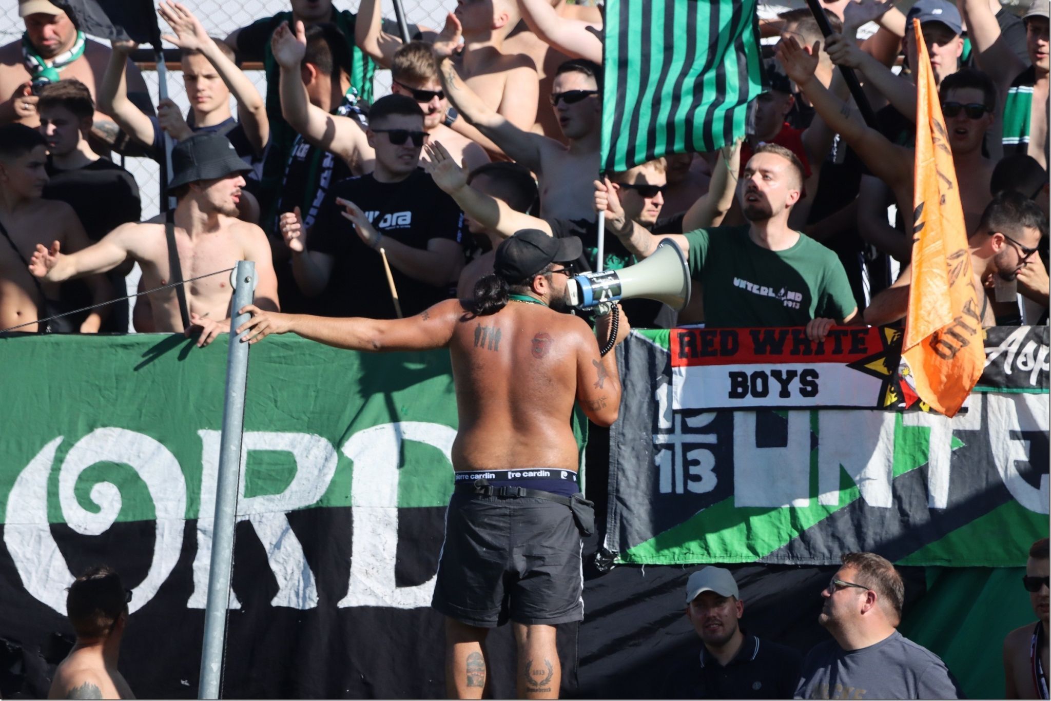 Nordtribüne gehörte das FCL-Stadion. TK