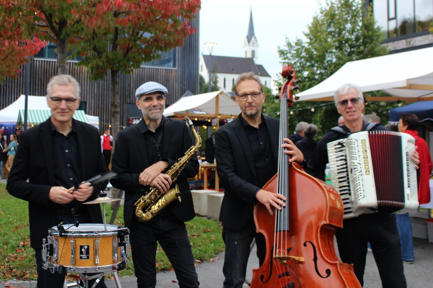 Die Chilimangaros begleiteten das Festprogramm.
