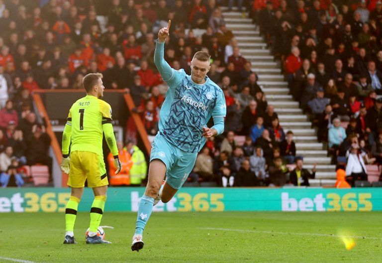 SOCCER-ENGLAND-BOU-WLV/REPORT