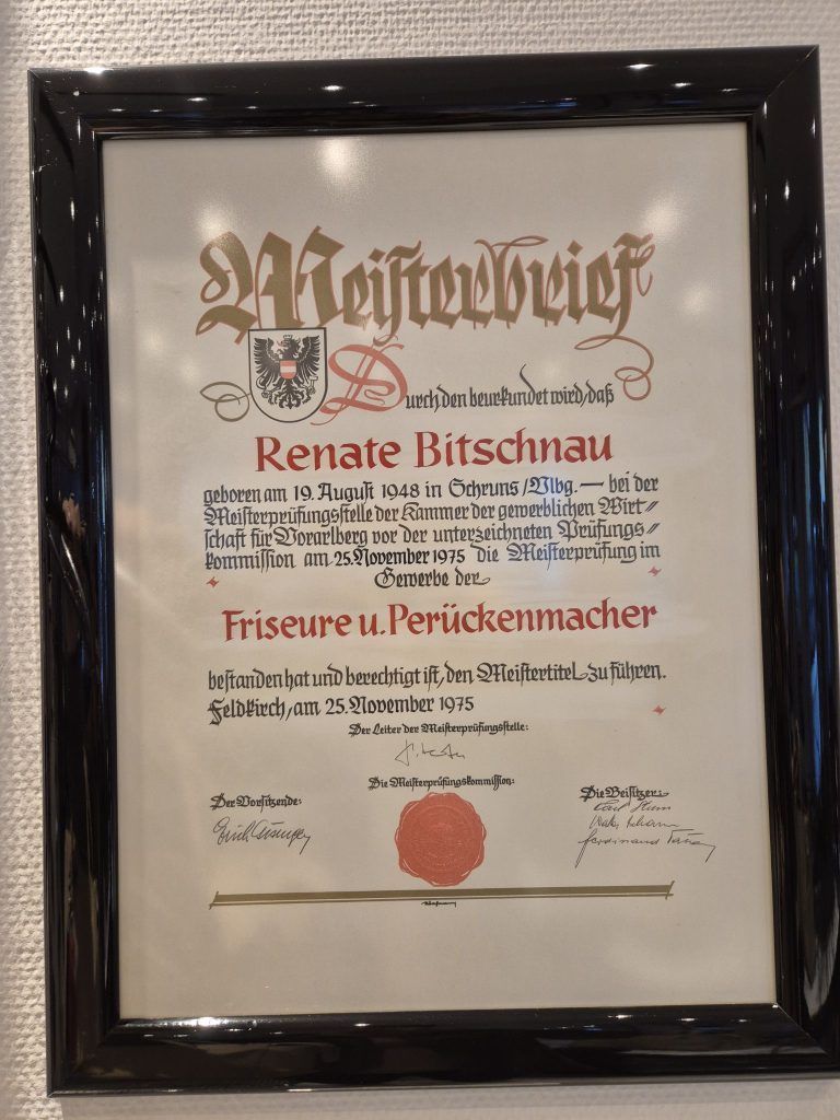 Renate Piesl, Friseurin, Friseursalon "Exclusiv" in Vandans schließt