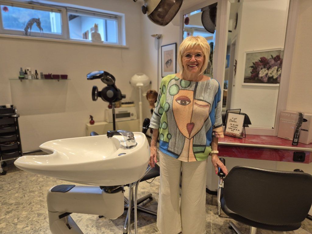 Über sechs Jahrzehnte Friseurin: Renate Piesl (77) hat für ihr Leben gern gearbeitet