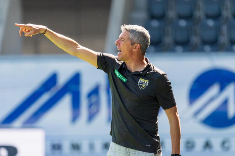 Altach Juniors Coach Bernhard Summer muss zwei Abwehrspieler ersetzen. STIPLOVSEK
