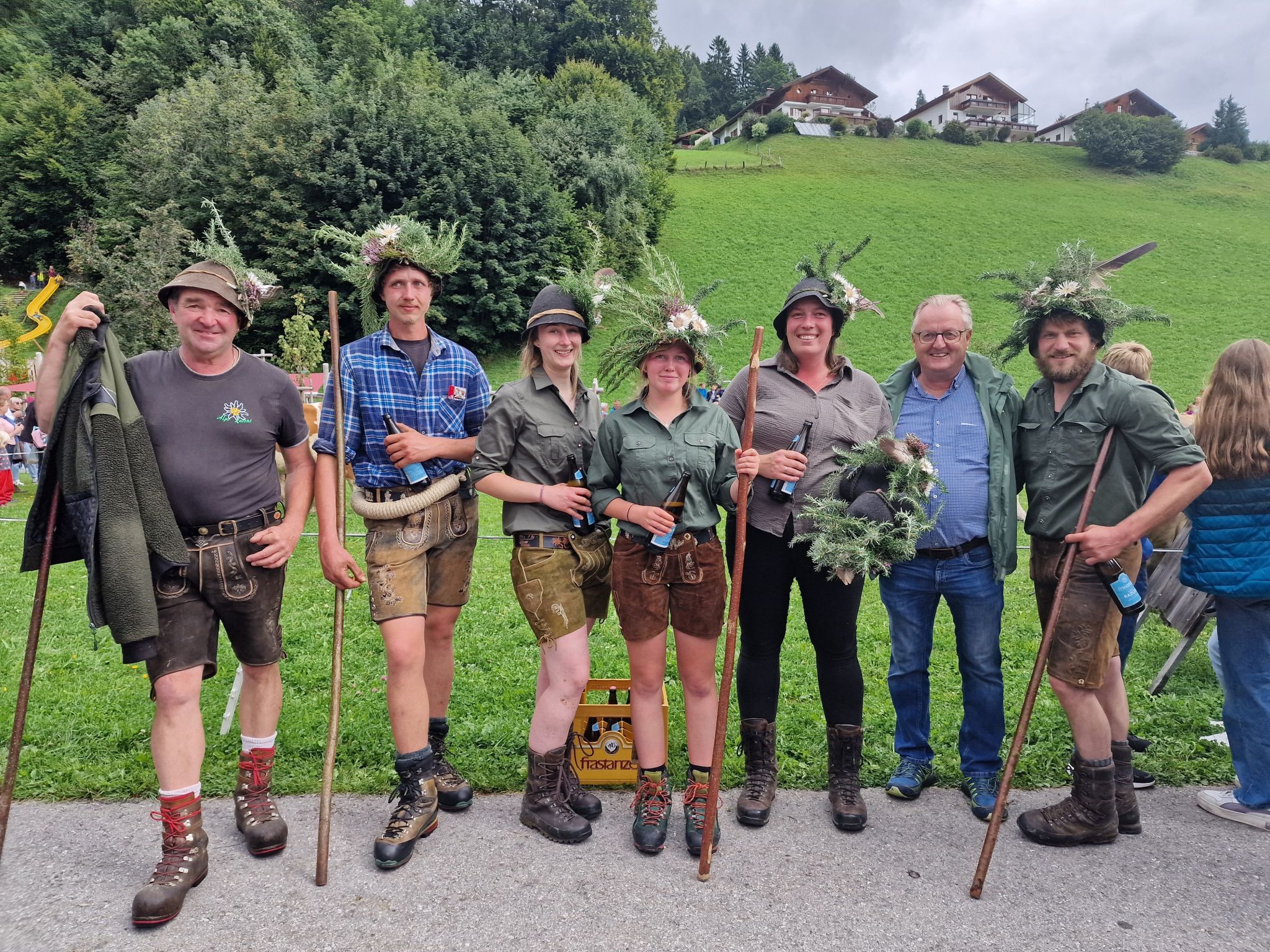 Alpabtrieb von der Alpe Latons ist ein freudiges Fest für das ganze Dorf. (Bildergalerie)