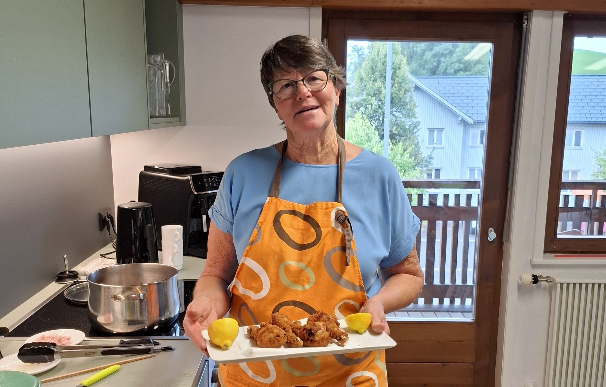 Paula Lässer bereitete bei „Wie goht...?“ knusprige steirische Backhendl zu.
