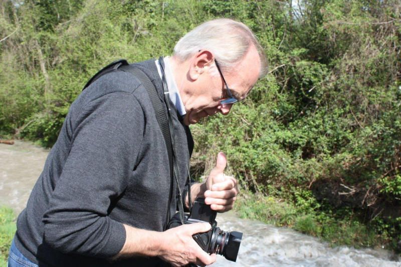 Vor Ort hat der Hobbyfotograf auch Zeit für Gespräche mit den Einwohnern.