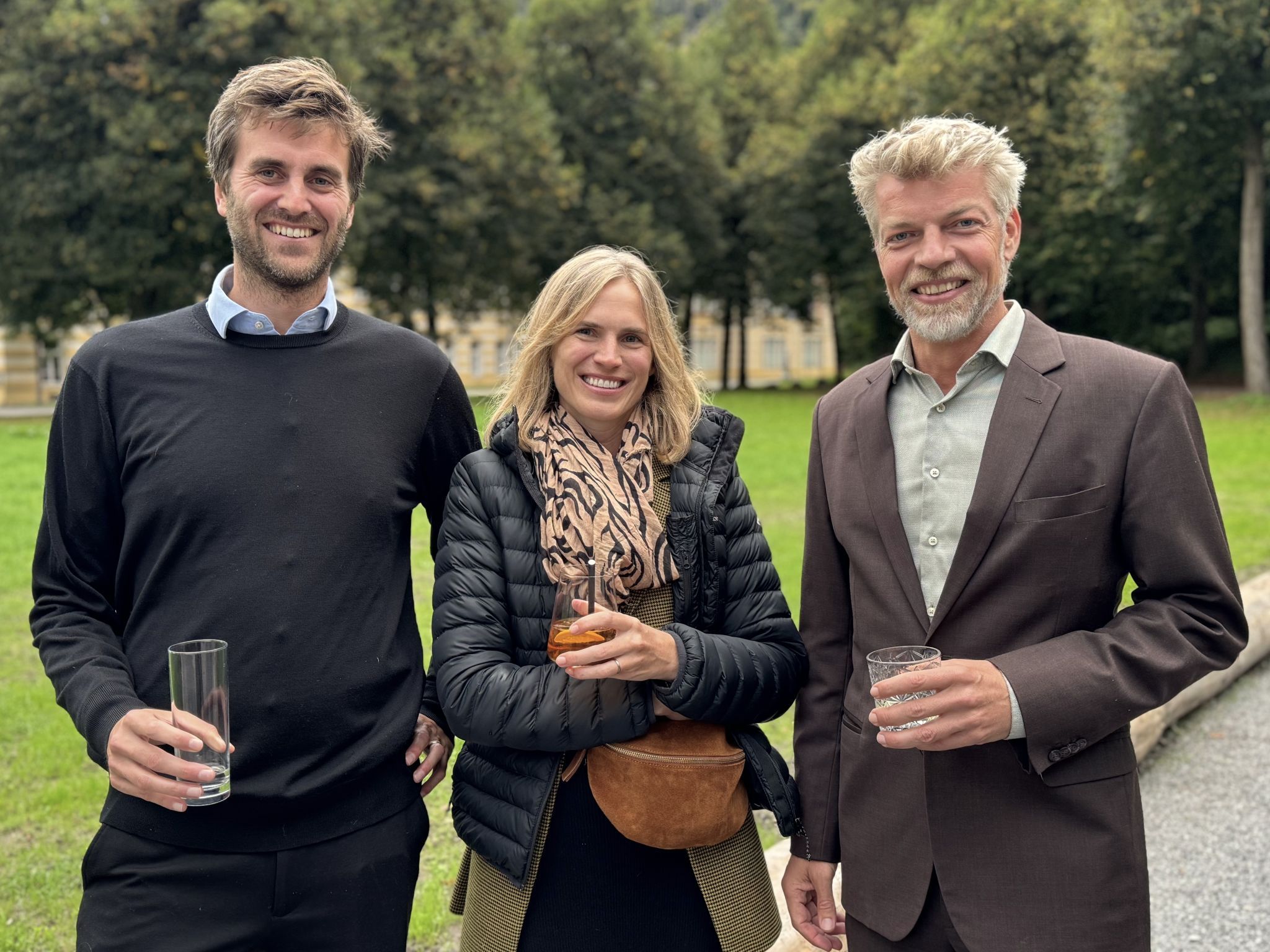 Die Architekten Gauthier Jonville, Elke Delvoye und Marius Cerha.
