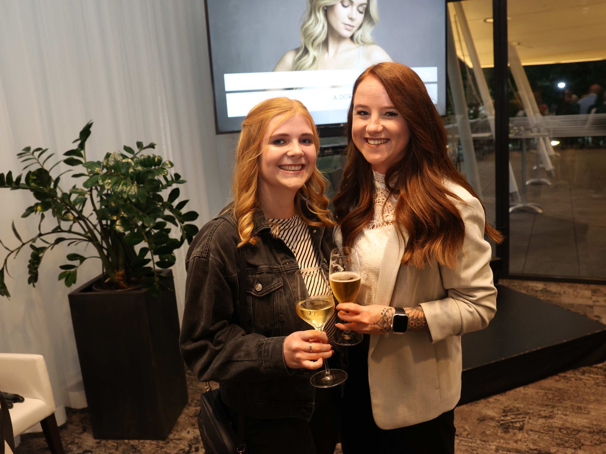 Elsie Sutter und Michelle Wechner vom