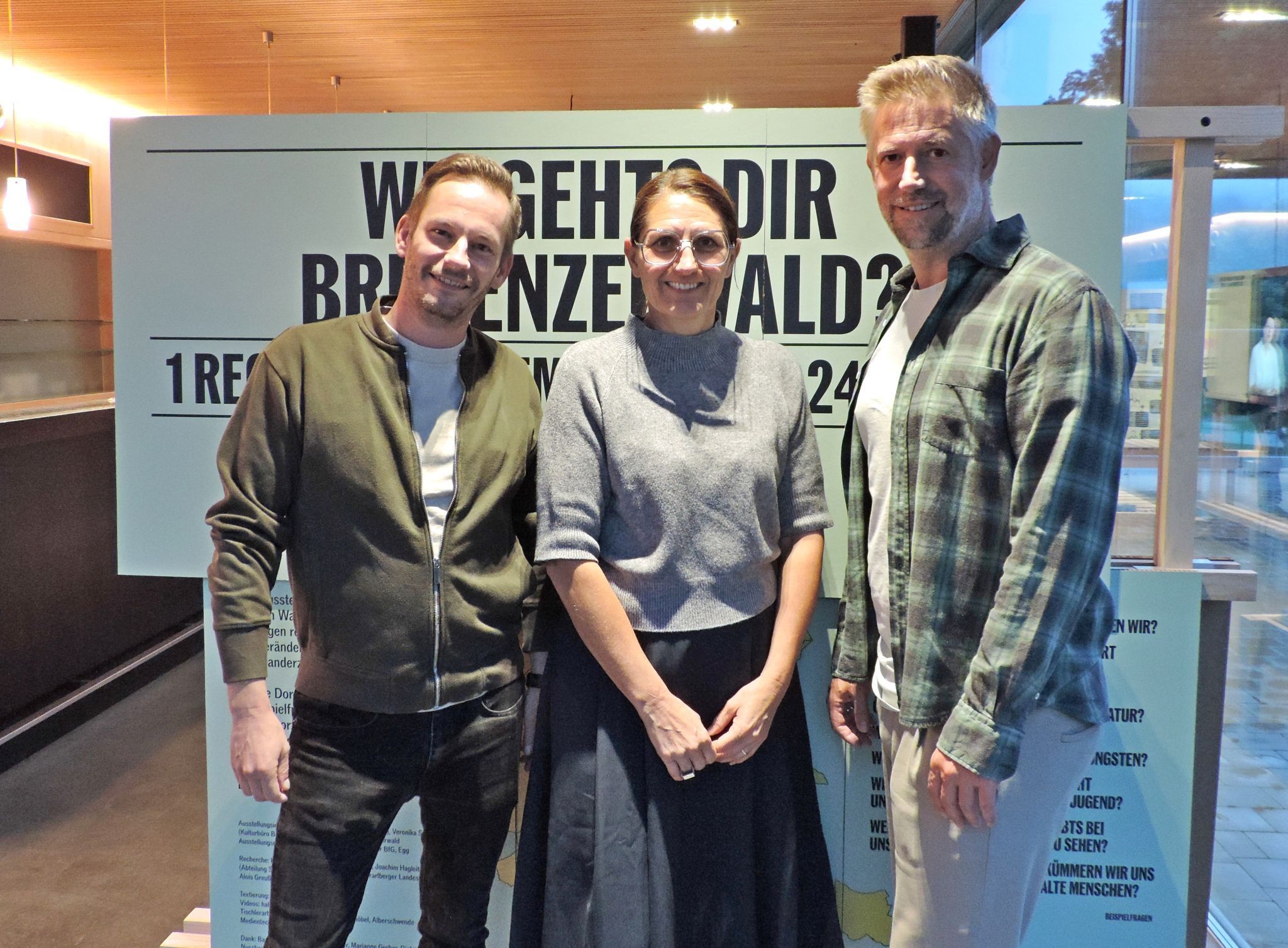 Juliana Krump (Kulturbüro) im Gespräch mit den Bürgermeistern Thomas Konrad und Philipp Fasser.