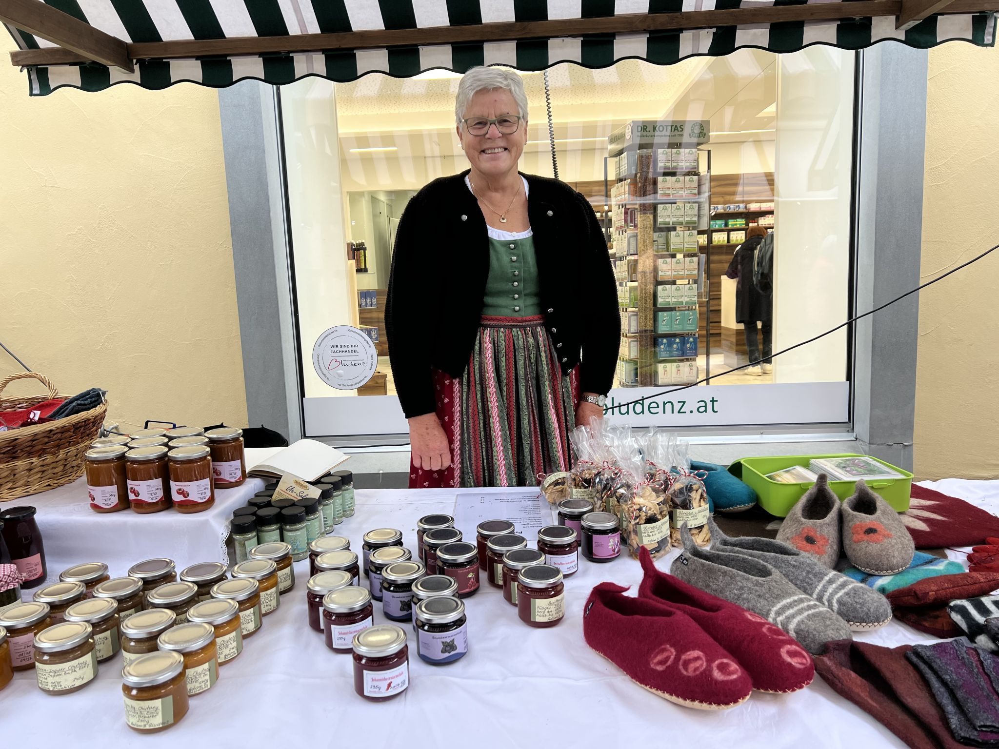 Brunhilde Adam nutzte das Erntedankfest, um ihre Produkte zu präsentieren.