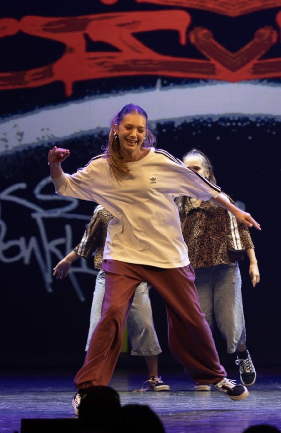Giulia vergisst beim Tanzen alles um sich herum und bewegt sich zum Takt. (Foto: privat)