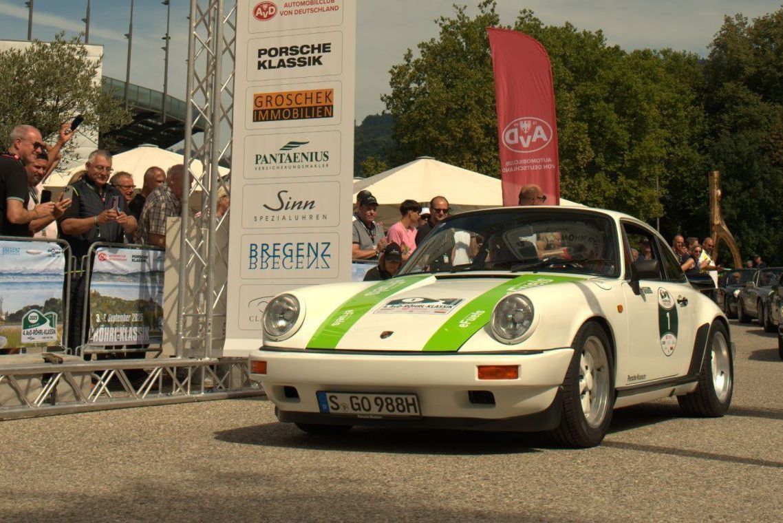 Die AvD-Röhrl-Klassik zu Gast im Ländle, von Donnerstag, den 4. September bis Samstag, 6. September 2025 starte am Festspielhaus in Bregenz die Rallye mit 170 historischen Porsches. (Bildergalerie)