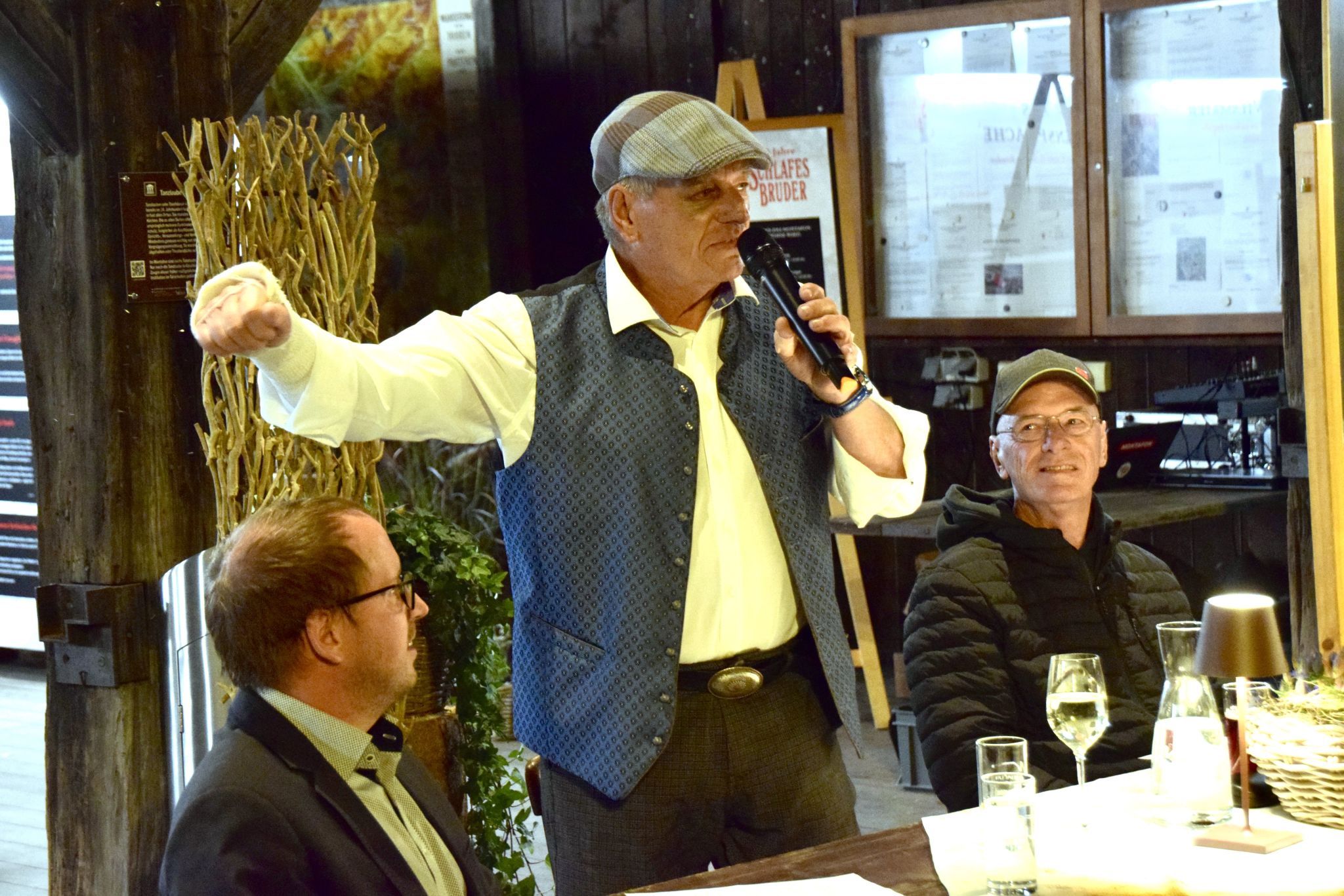 Josef Manahl, Heinrich Sandrell und Arno Fricke.