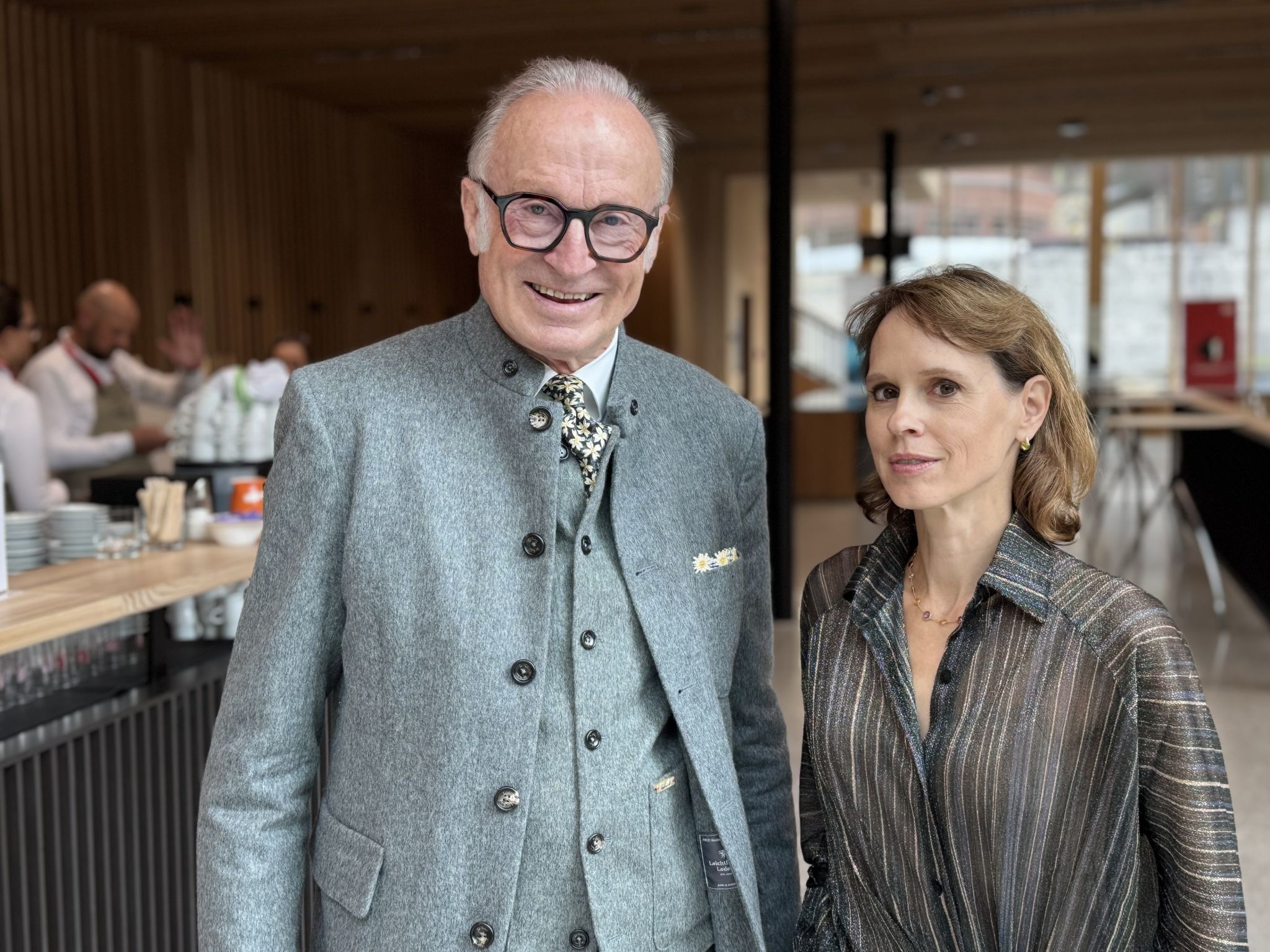Im Gespräch: Vereinsobmann Ludwig Muxel mit Intendantin Barbara Bleisch.