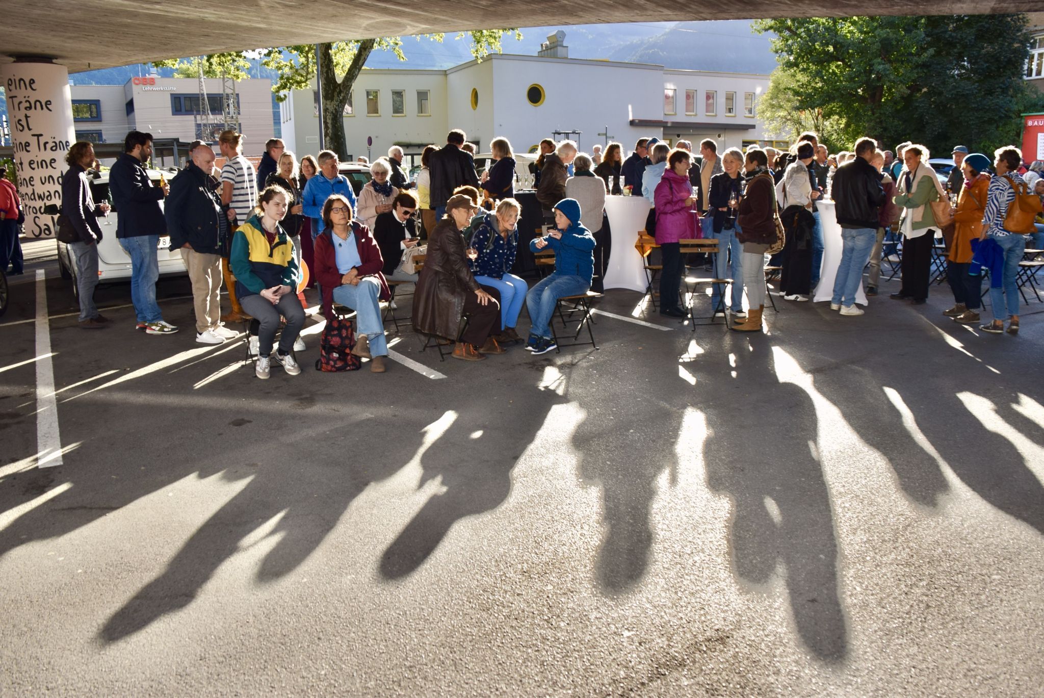 Zur angenehmen Stimmung bei der Vernissage in Bludenz trug auch die Herbstsonne bei.