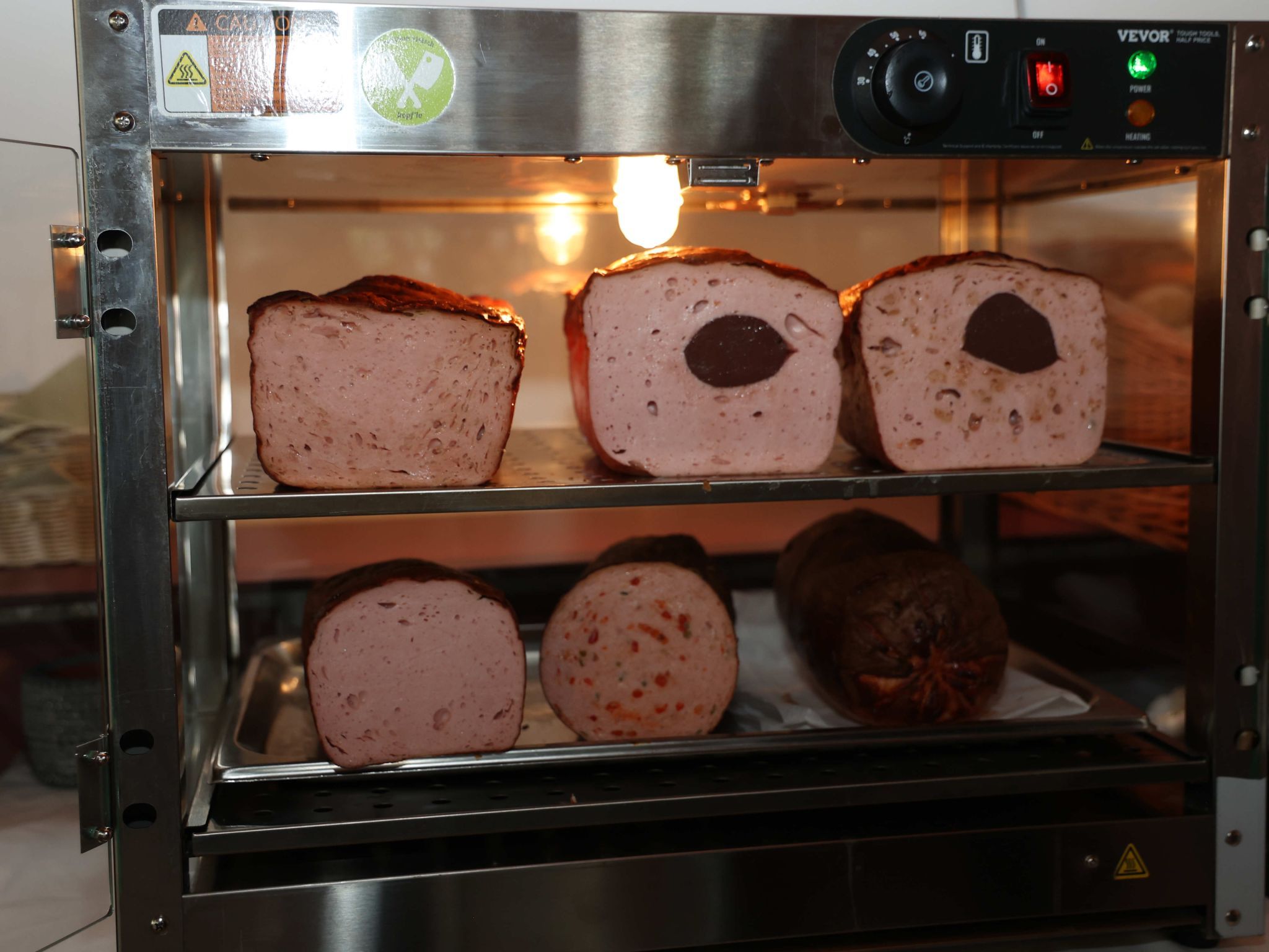 Sechs Sorten Leberkäse standen zur Auswahl.