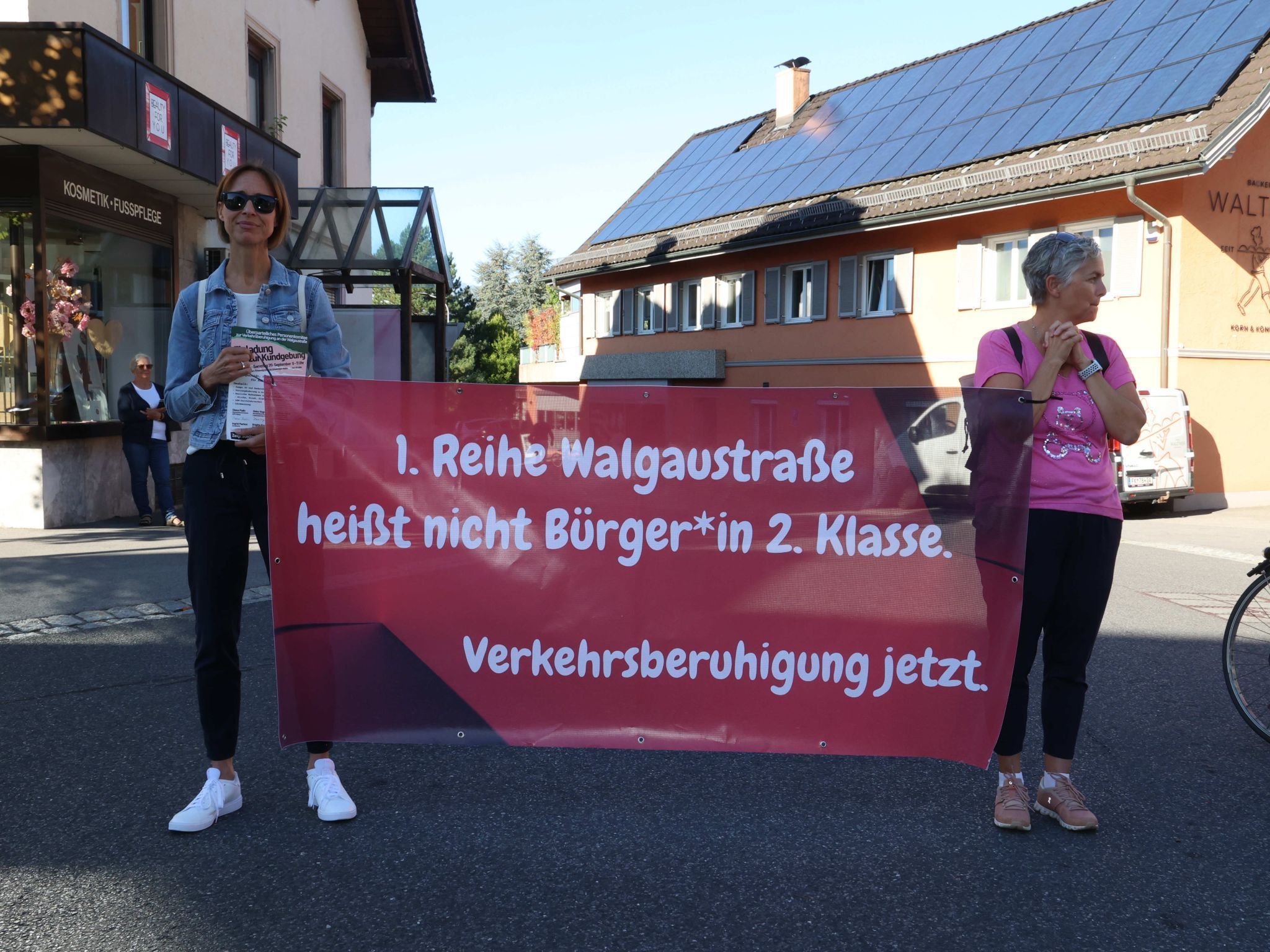 Anrainer:innen wehren sich gegen Verkehrsbelastungen.