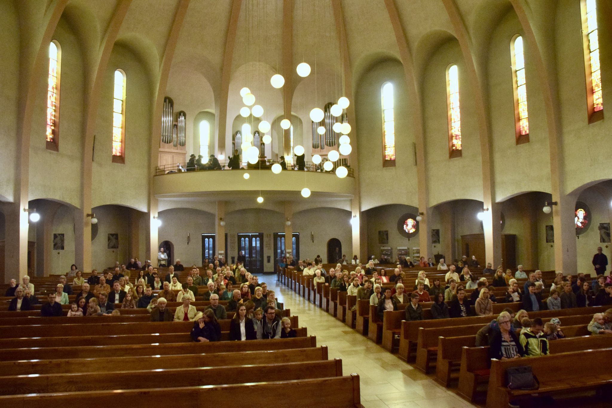 Messfeier in der Heilig-Kreuzkirche Bludenz am Fest der Kreuzerhöhung.