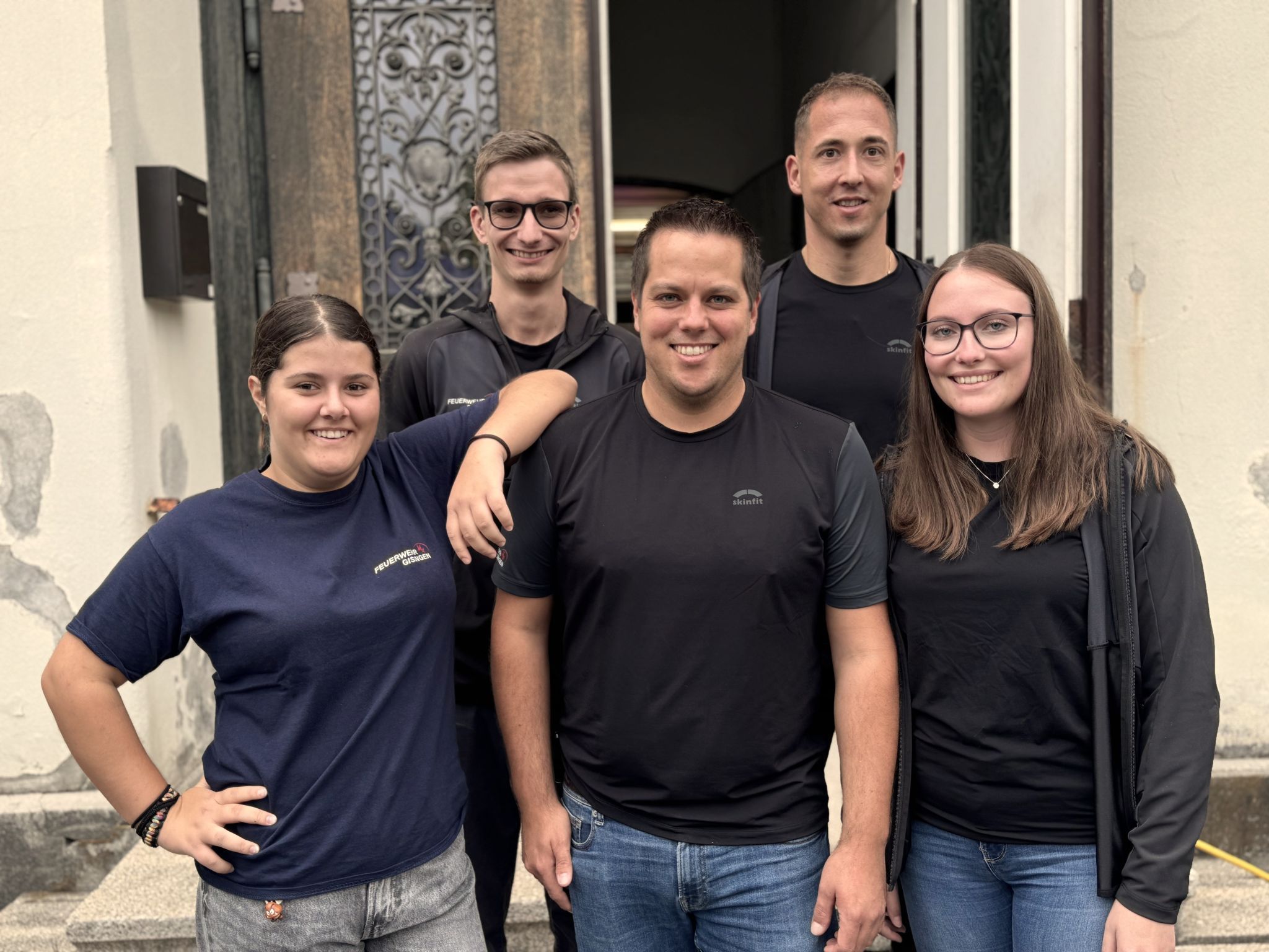 Feuerwehr Kommandant Dominik Leimegger mit KomStv. Florian Ebner, Liliana Walser, Melanie Tschann und Thomas Lampert.
