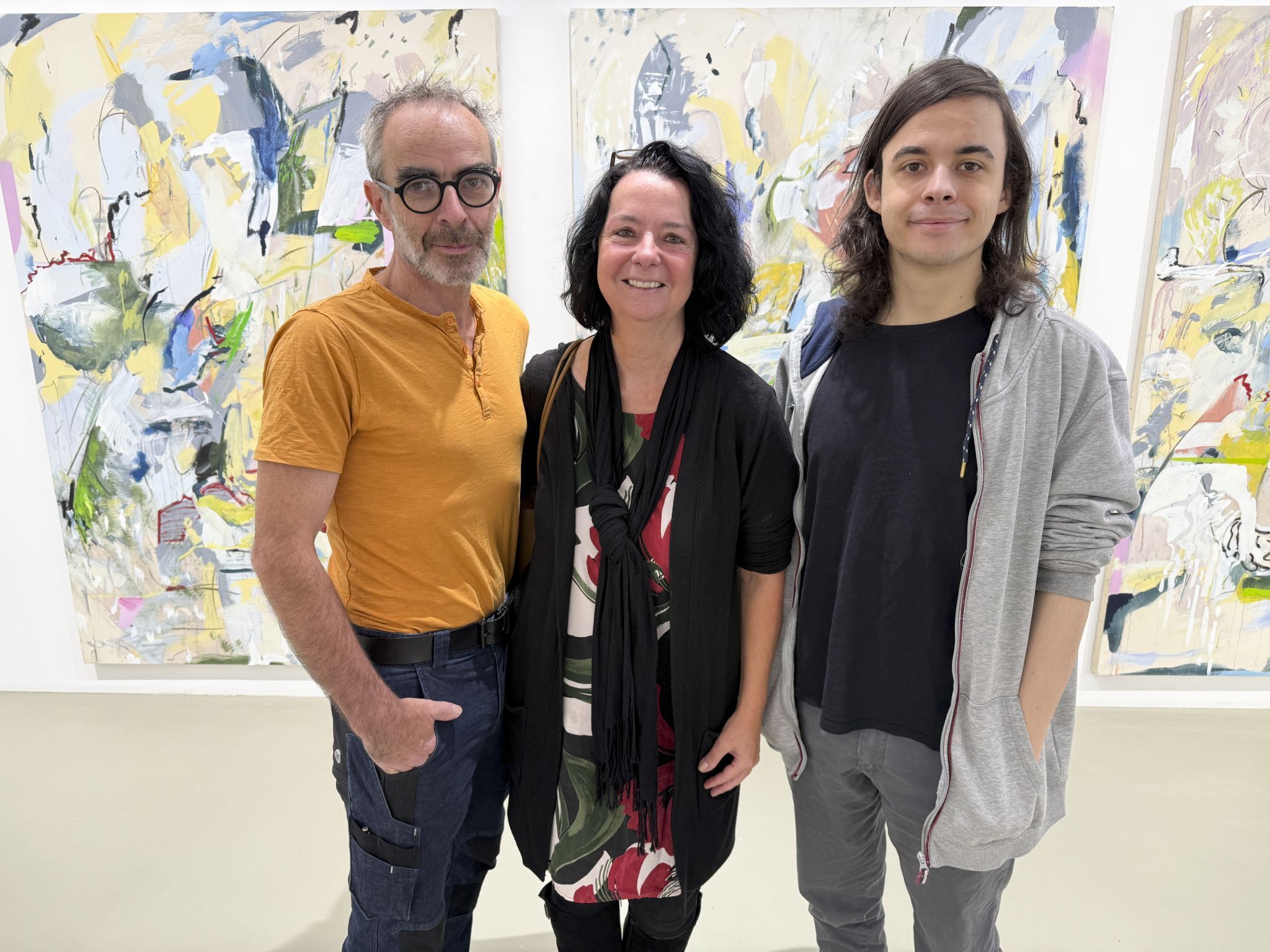 Roland Adlassnigg mit Patricia und Leonard Ramersdorfer beim Rundgang