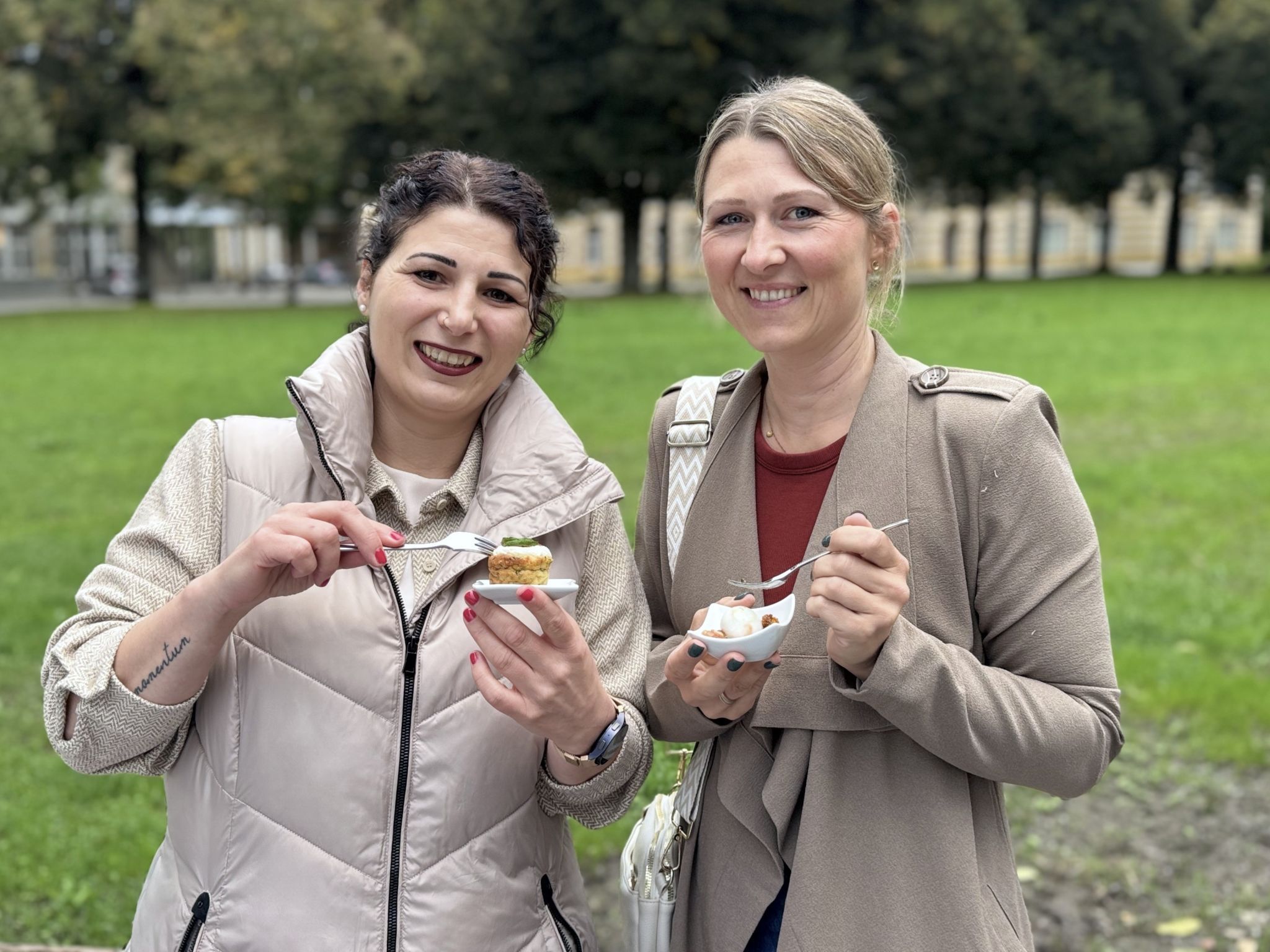 Caroline Kollmann und Natalie Colle genossen die feinen Vorspeisen.