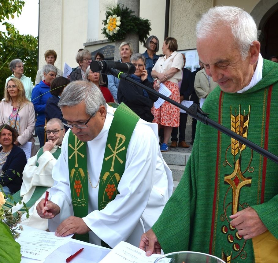Ein besonderer Moment war die offizielle Unterzeichnung und Übergabe des Ernennungsdekretes.