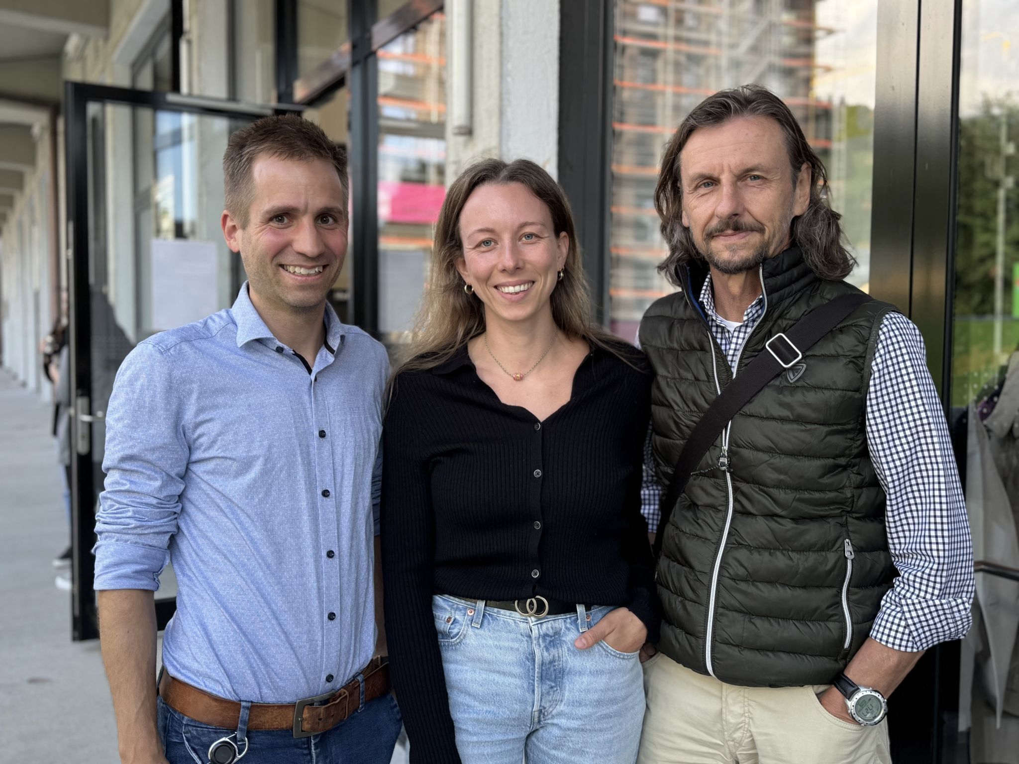 Forschungsleiter Markus Preißinger, Studentin Clara Meusburger und Dozent Martin Meusburger.