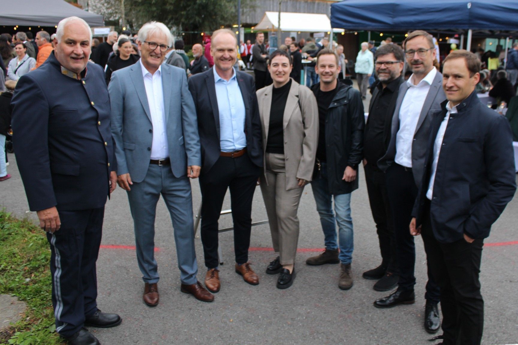Prominenz aus den Nachbargemeinden machte dem Jubilar die Aufwartung.