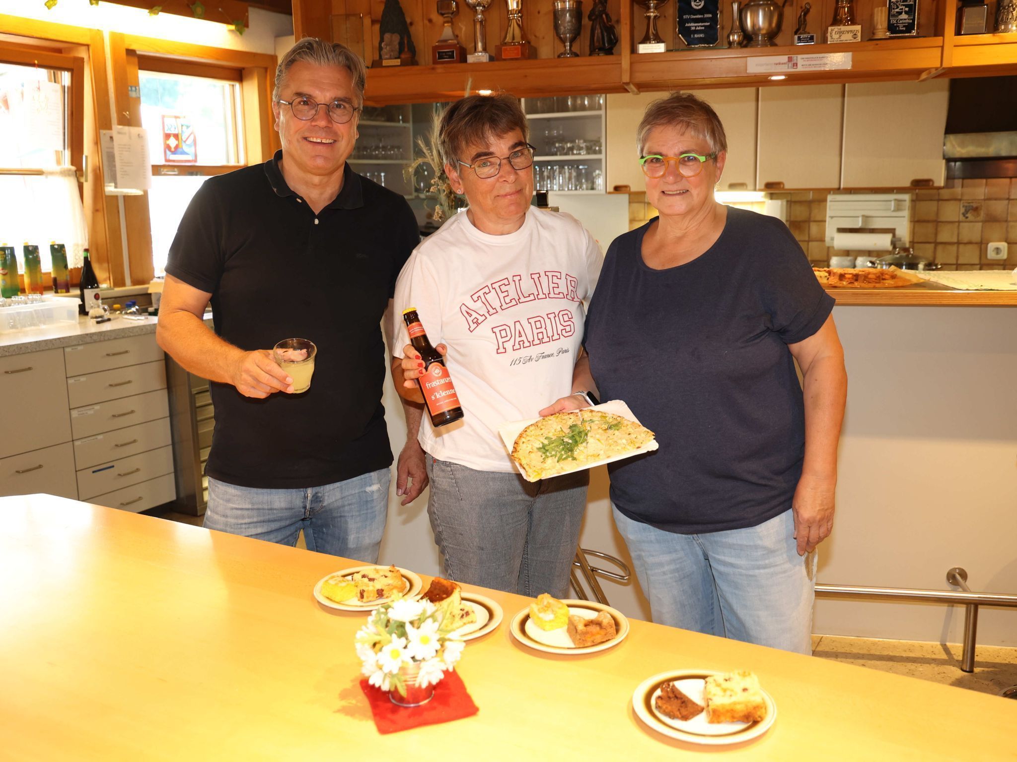 Gastroteam: Roland, Priska und Doris.