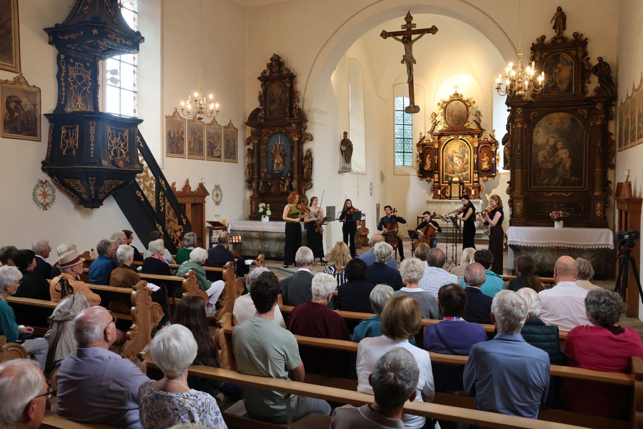 In der Kirche St. Corneli fanden sich etliche Musikfreund:innen ein.