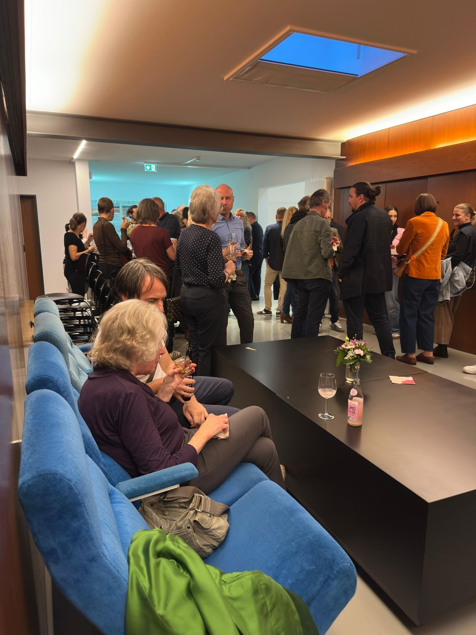 Am Abend vor der KulTour fand ein Vernetzungstreffen aller Kunstschaffenden aus Lustenau im DOCK 20 statt.