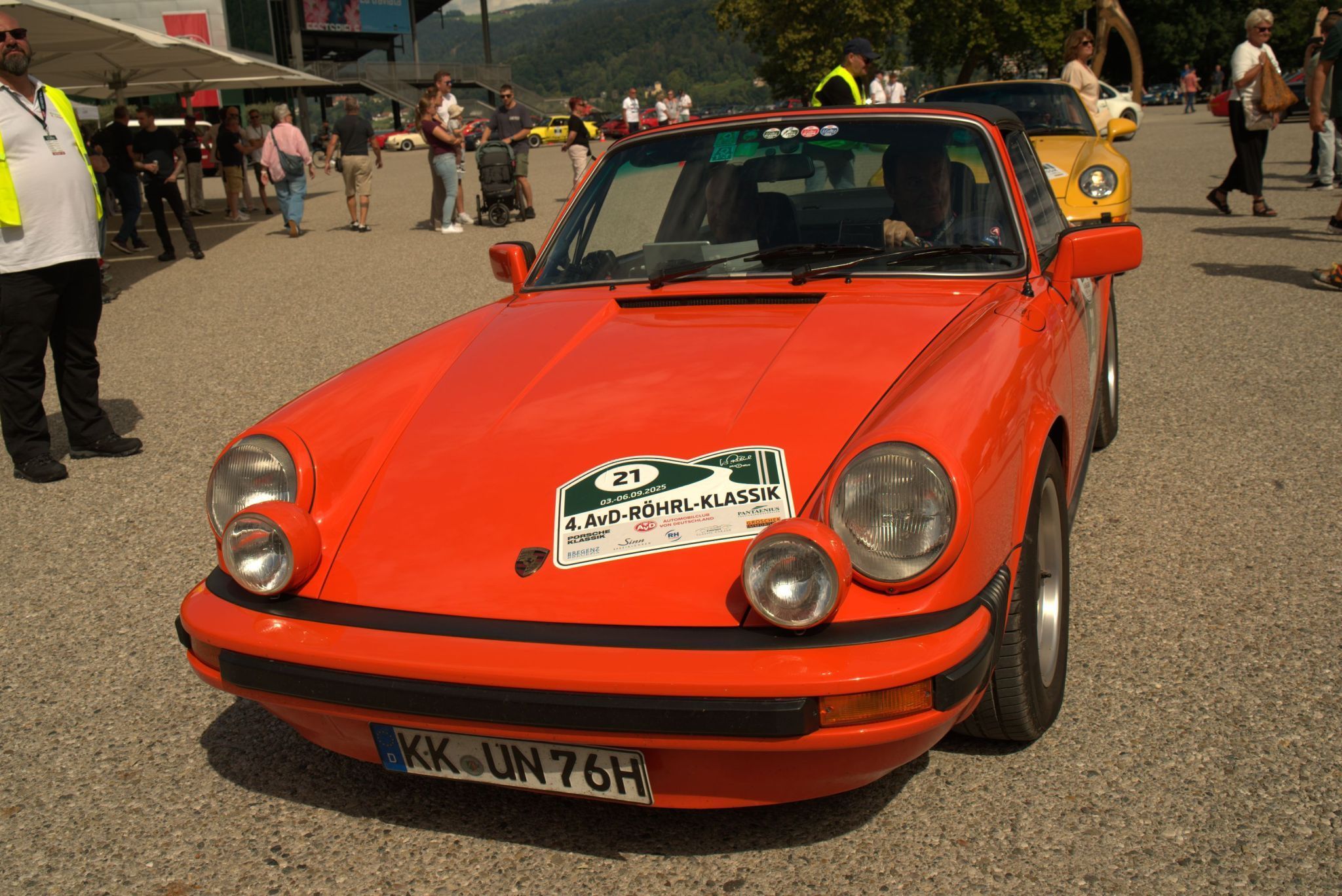 Die AvD-Röhrl-Klassik zu Gast im Ländle, von Donnerstag, den 4. September bis Samstag, 6. September 2025 starte am Festspielhaus in Bregenz die Rallye mit 170 historischen Porsches. (Bildergalerie)