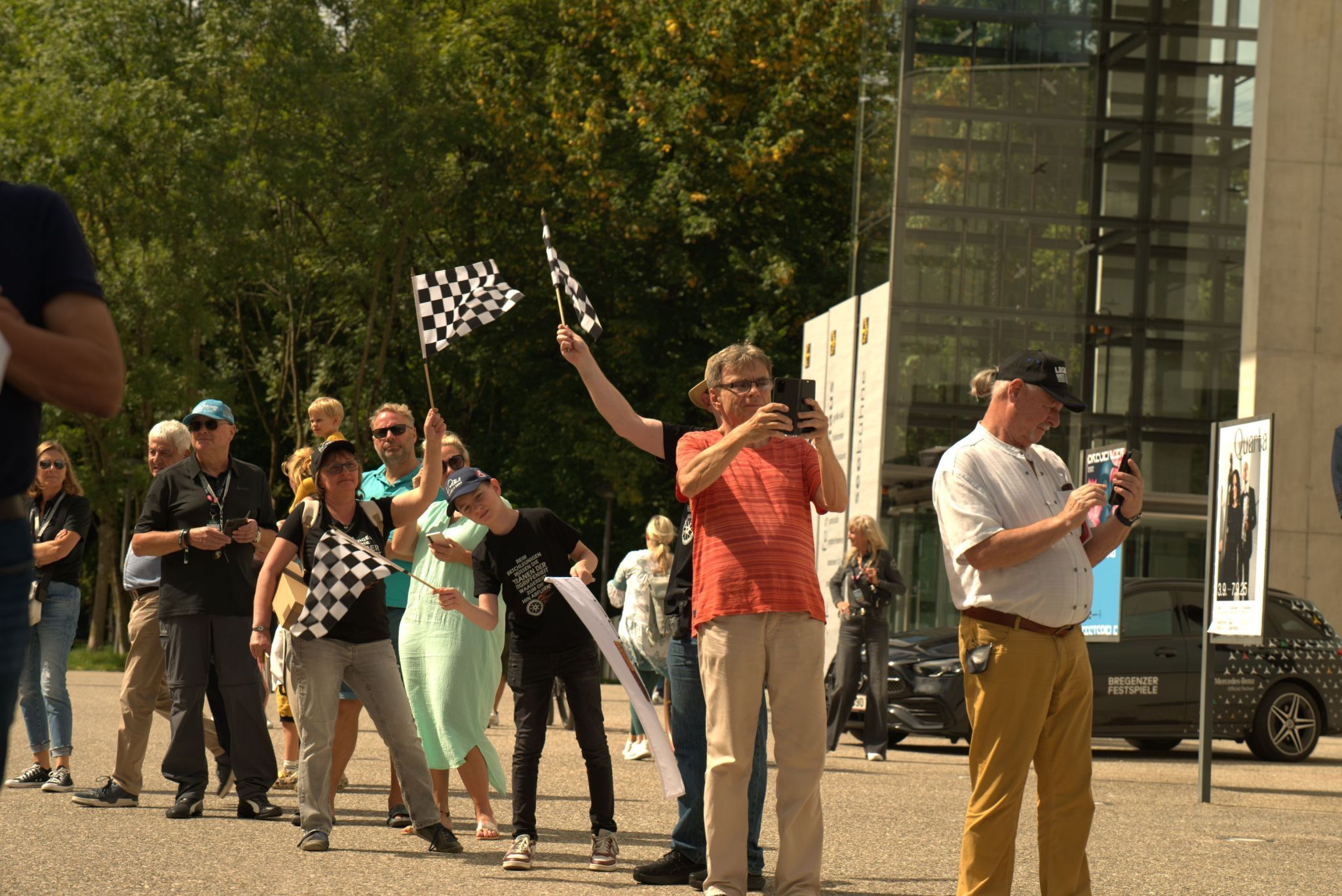 Die AvD-Röhrl-Klassik zu Gast im Ländle, von Donnerstag, den 4. September bis Samstag, 6. September 2025 starte am Festspielhaus in Bregenz die Rallye mit 170 historischen Porsches. (Bildergalerie)