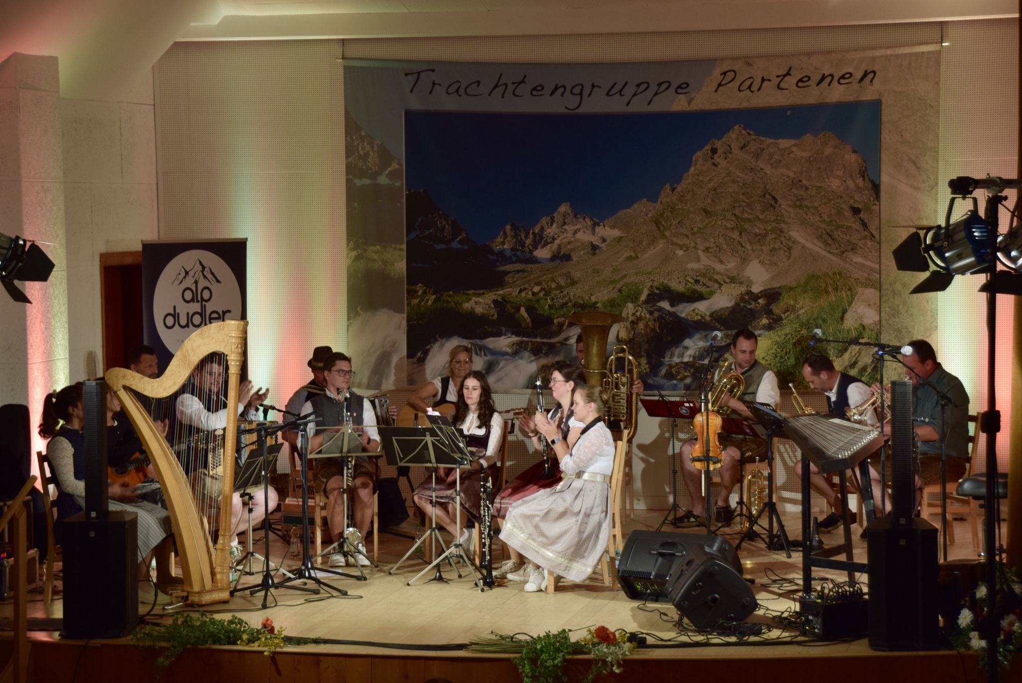 Eröffnungskonzert des Schwerpunktes Volksmusik beim Musikfestival Montafoner Resonanzen, Vallülasaal in Partenen.