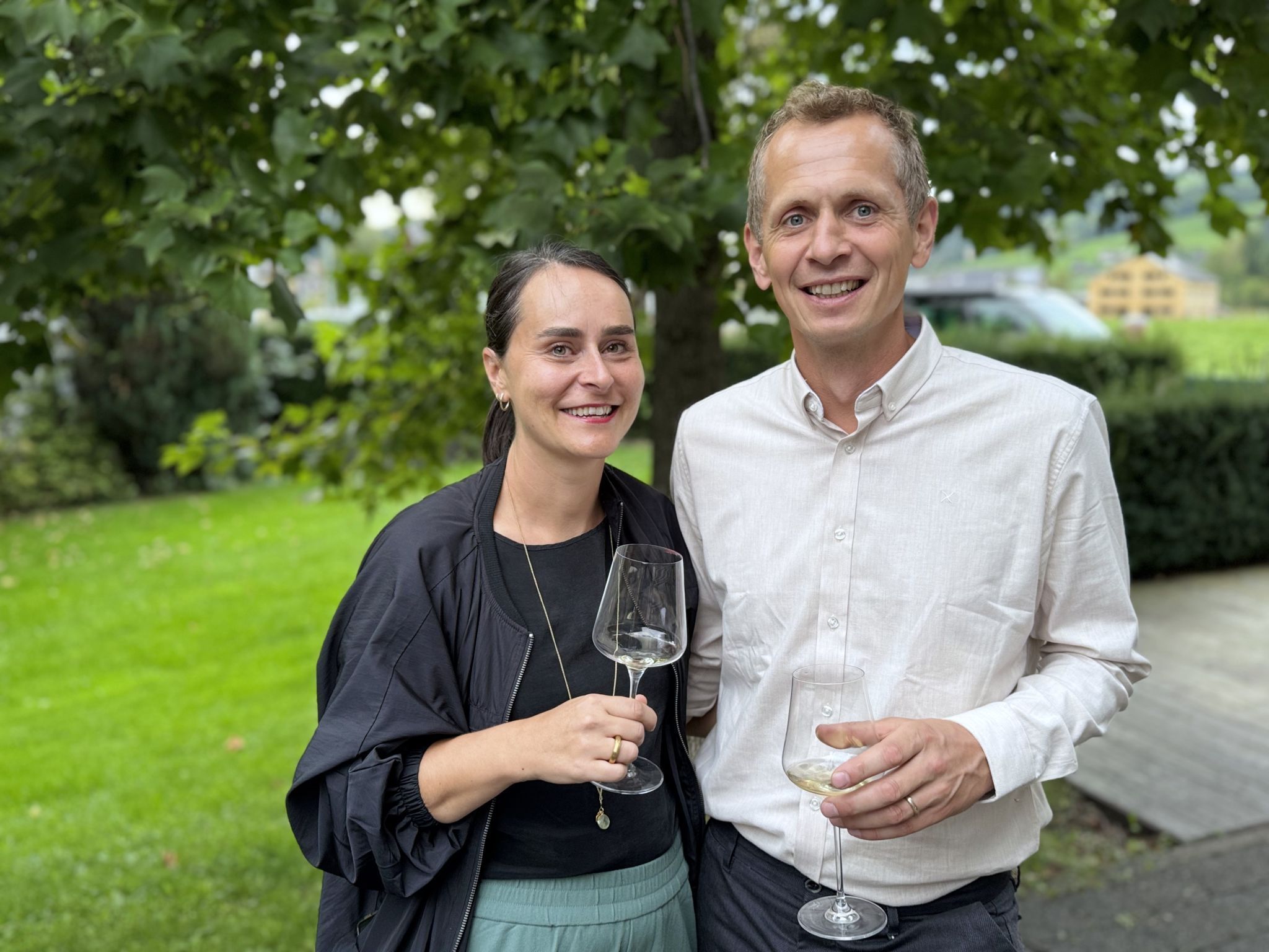 Käseaffineur Melchior Simma mit Hilda.