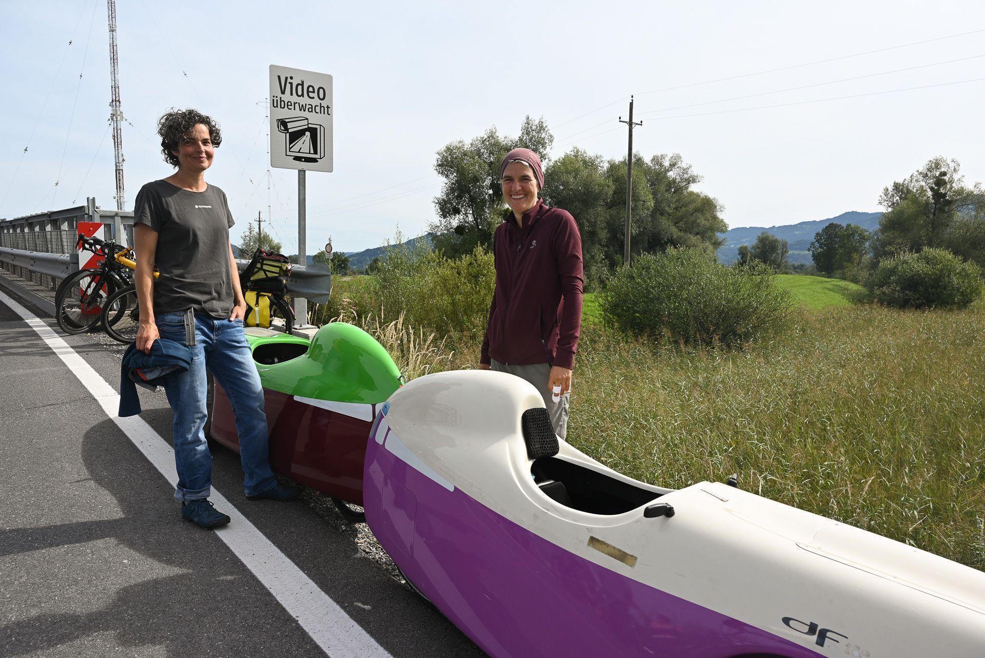 Andrea und Julia Hämmerle sind ausschließlich mit dem Velo-Mobil unterwegs. 