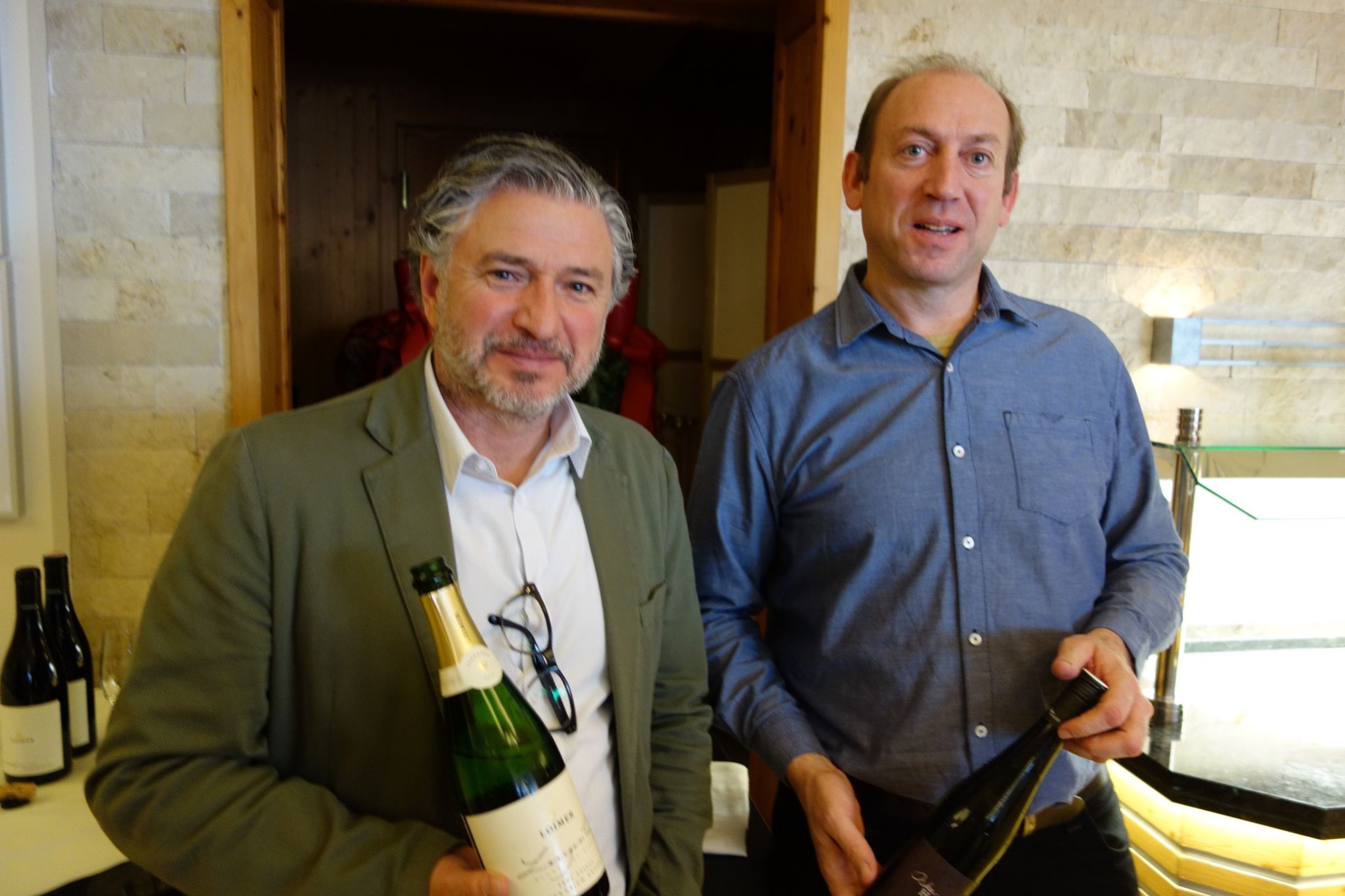 Italienische Winzer verköstigen ihre Produkte in Alberschwende.