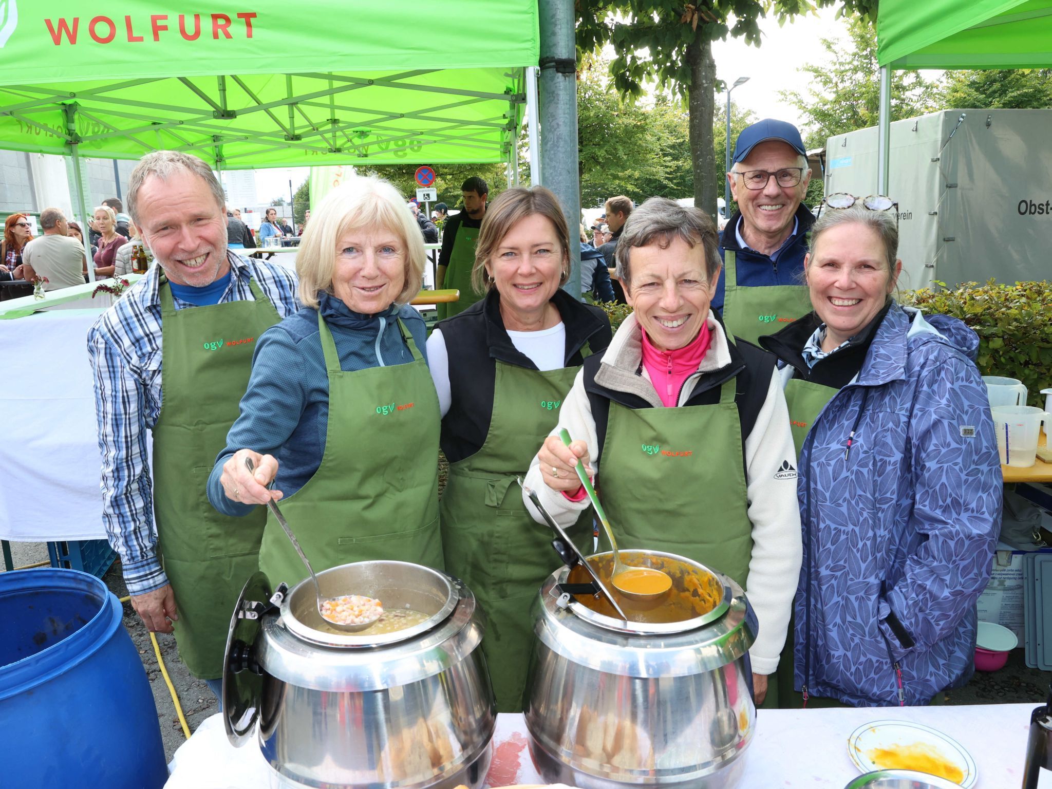 Ein Teil des am Markt aktiven Obst- und Gartenbauvereins.