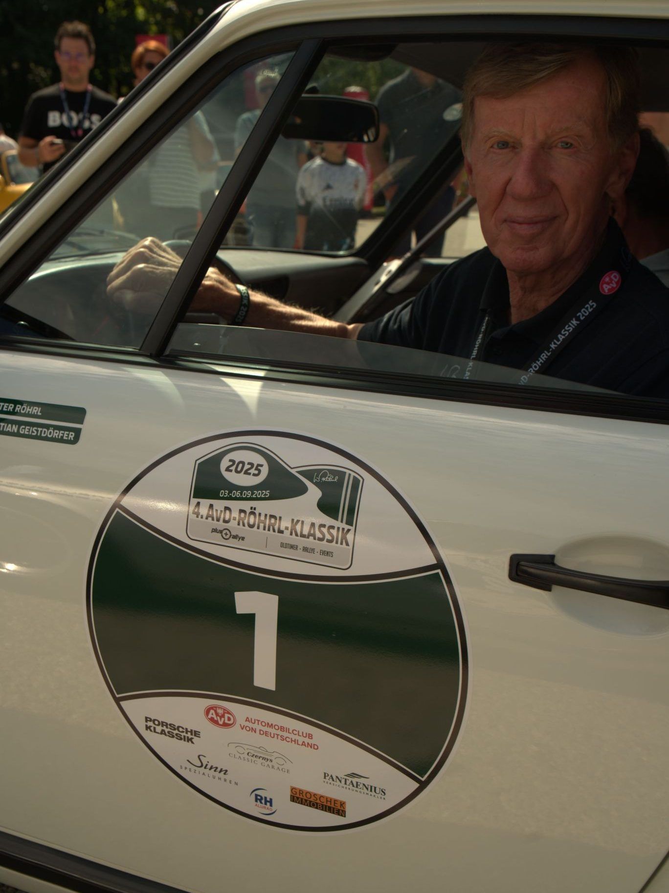 Rallye-Legende Walter Röhrl startet im CO2-neutralen Porsche 911 G-Modell