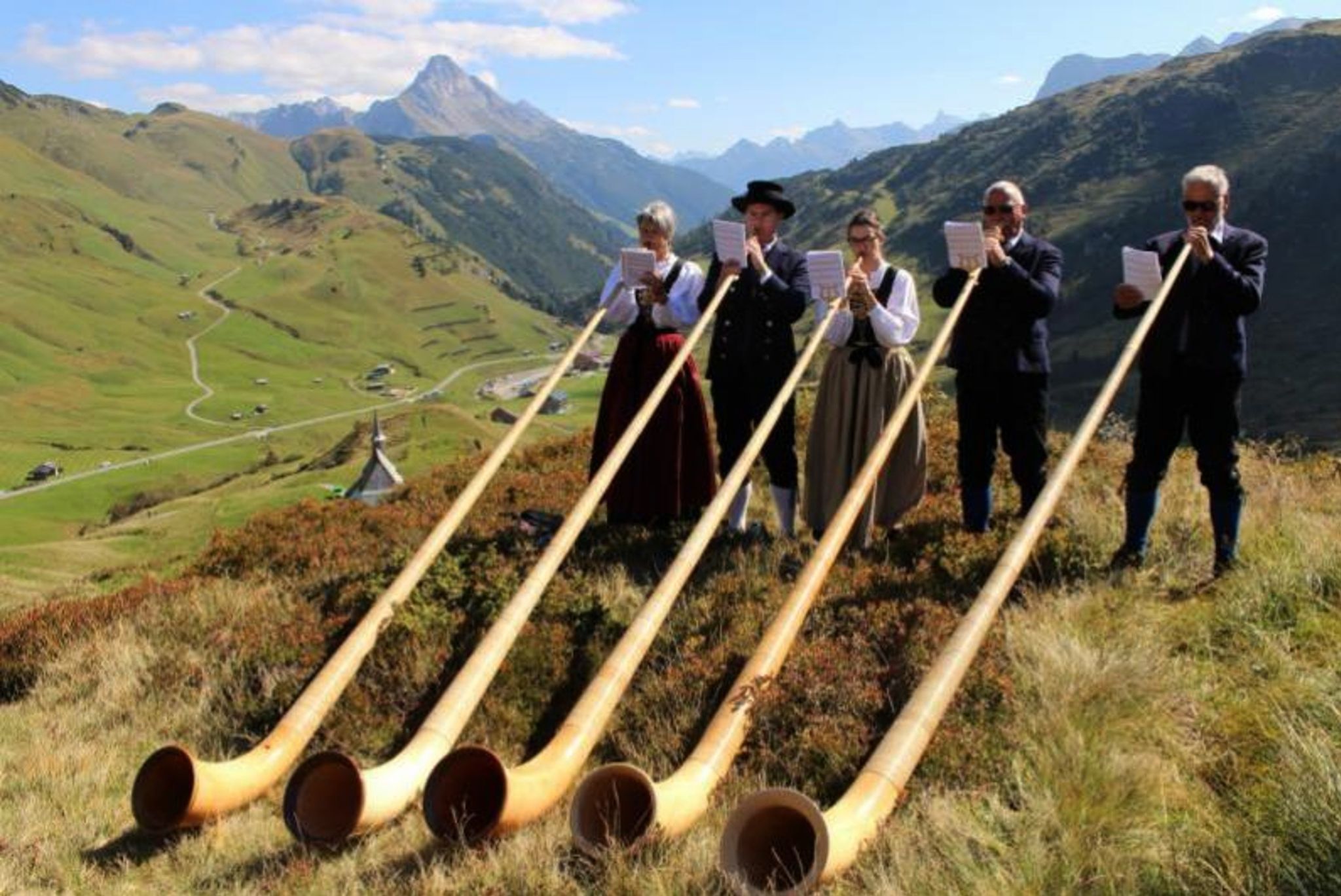 Das Alphorn-Ensemble Warther Horn wird traditionell die Feier beim Friedenskreuz mitgestalten.